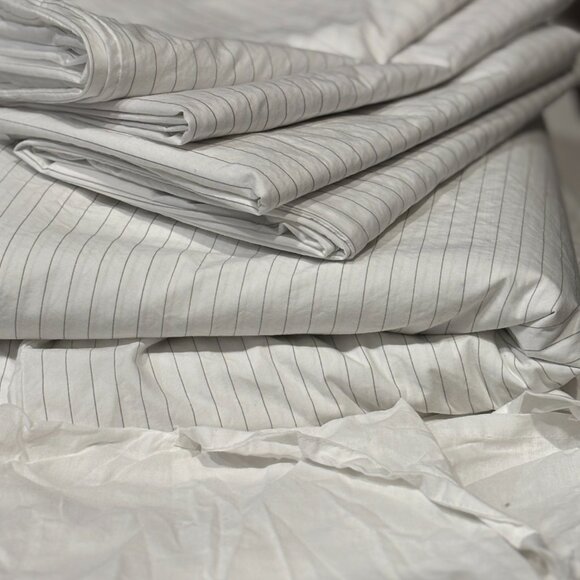 Brooklinen Queen Classic Cotton Percale Duvet Set in Smoke Stripe! - Picture 4 of 4